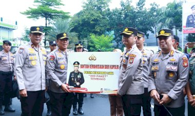 Ribuan-Paket-Sembako-dari-Kapolri-Disebar-ke-Masyarakat-di-Slum-Area-Jaksel