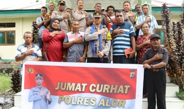 Kapolres-Alor-Gelar-Jumat-Curhat-Bersama-Masyarakat-Kalabahi-Barat