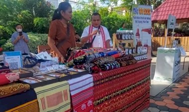 Dukung-UMKM-serta-Ramaikan-Hari-Kopi-Nasional,-Polda-NTT-dan-Penikmat-Kopi-Lokal-gelar-Bazar