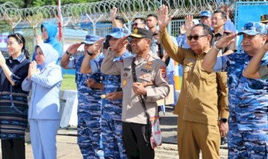 Kapolda-NTT-Lepas-Keberangkatan-Kasau-bersama-Rombongan-di-Bandara-Lanudal-Kupang