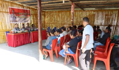 Kapolres-Alor-Tatap-Muka-Bersama-Orang-Tua-Anak-Stunting-Dalam-Gelaran-Keigatan-Jumat-Curhat