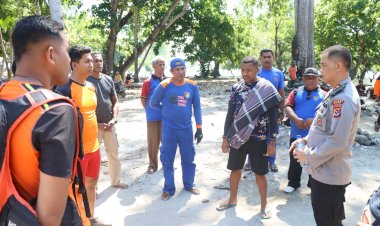 Polres-Alor-Lakukan-Pencarian-Orang-Hilang-Di-Perairan-Pandai