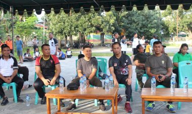 Tingkatkan-Sinergitas-dan-Soliditas-TNI-POLRI,-Polres-Alor-Bersama-Kodim-1622-Alor-Laksanakan-Olahraga-Bersama