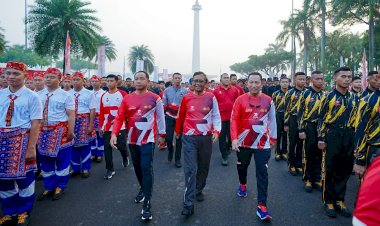 Fun-Walk-dengan-Lintas-Elemen,-Kapolri-Gaungkan-Jaga-Persatuan-Kesatuan-Bangsa