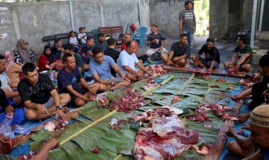 Mesjid-Ittihad-Polres-Alor-Bagikan-440-Paket-Daging-Kurban