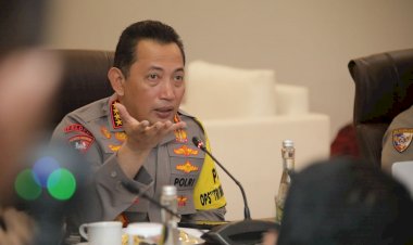 Kapolri-Pantau-Command-Center-Pengamanan-KTT-Asean