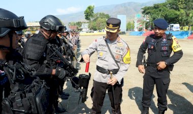 Dalam-Rangka-Pengamanan-Pemilu-2024,-Polres-Alor-Laksanakan-Apel-Gelar-Pasukan-Ops-Mantap-Brata-Turangga-2023-2024