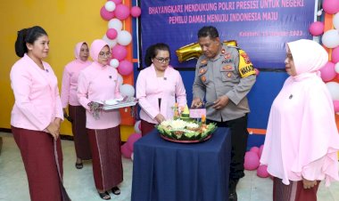 Pengurus-Bhayangkari-Cabang-Alor-Gelar-Syukuran-HKGB-Ke-71