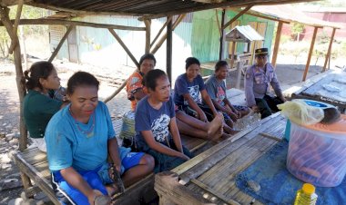 Kapolsek-Alor-Timur-Laut-Pimpin-Patroli-Sambang-untuk-Keamanan-dan-Kerjasama-di-Kec.-Alor-Timur-Laut