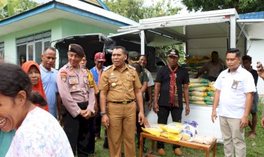 Sinergi-Polres-Alor-dan-Forkompinda:-Memantau-Operasi-Pasar-Murah-Bulog-Kalabahi-untuk-Kesejahteraan-Masyarakat-Alor