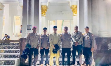 Pererat-Silaturahmi-Dengan-Masyarakat-Personil-Alor-Lakukan-Kegiatan-Shalat-Tarawih-Keliling