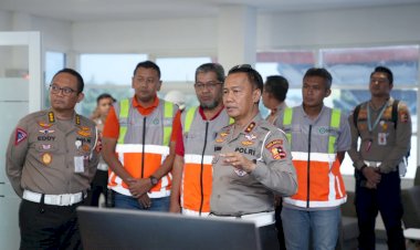 Tinjau-Command-Center,-Kakorlantas-Pastikan-Pengamanan-Operasi-Ketupat-Terkoordinasi
