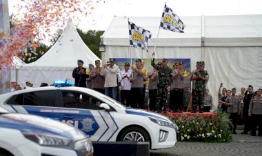 Tindaklanjuti-Arahan-Presiden,-Kapolri-Lepas-Mudik-Gratis-Polri-Presisi