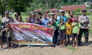 Kapolsek-Alor-Selatan-Lakukan-Kegiatan-Jumat-Curhat-di-Desa-Kelaisi-Tengah