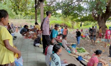 Polsek-Alor-Timur-Lakukan-Patroli-dan-Pengamanan-di-Pasar