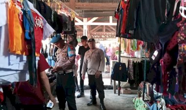 Personel-Polsek-Alor-Barat-Daya-Laksanakan-Patroli-dan-Pengamanan-di-Pasar-Rakyat-Moru