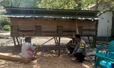 Bhabinkamtibmas-Bripka-Abdurahman-Gelar-Patroli-Dialogis-di-Alor-Besar,-Warga-Dihimbau-Waspadai-Tindak-Pidana-Perdagangan-Orang