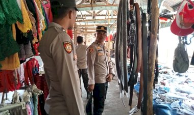 Polsek-Alor-Barat-Daya-Laksanakan-Patroli-dan-Pengamanan-di-Pasar-Rakyat-Moru
