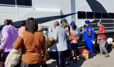 Polres-Alor-Gelar-Pengamanan-dan-Himbauan-Keselamatan-di-Pelabuhan-Kalabahi-untuk-Perjalanan-Kapal-Cepat