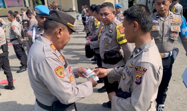 Si-Propam-Polres-Alor-Gelar-Opsgaktiblin-Pemeriksaan-Sikap-dan-Kelengkapan-Data-Diri-Personil