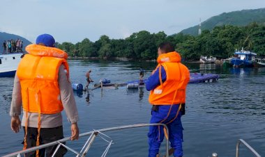 Satpolairud-Polres-Alor-Evakuasi-Perahu-Motor-KM-Nusantara-yang-Tenggelam-di-Pelabuhan-Dulionong