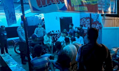 Polres-Alor-Laksanakan-Patroli-Malam-dan-Berikan-Himbauan-Kamtibmas-kepada-Pemuda