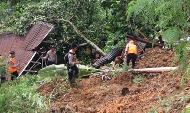 Tim-K-9-Polda-Jateng-Berhasil-Temukan-Jenazah-Bayi-5-Bulan-yang-Tertimbun-Tanah-Longsor