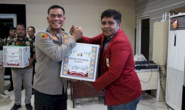 Sambut-Ramadhan,-Polda-NTT-dan-Mahasiswa-Gelar-Bakti-Sosial-Polri-Presisi