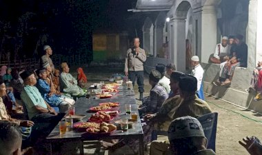 Kapolsek-Abal-Gelar-Ngabuburit-dan-Buka-Puasa-Bersama-di-Masjid-Jihadul-Haq