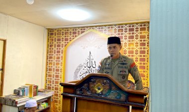 Satgas-Damai-Cartenz-2025-Pererat-Kedekatan-dengan-Warga-Oksibil-Melalui-Ceramah-Tarawih