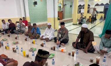Polres-Alor-Gelar-Buka-Puasa-Bersama-Jamaah-Masjid-Al-Ikhlas-Dulimae