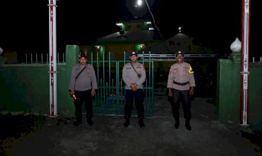 Personel-Polres-Alor-Laksanakan-Pengamanan-Sholat-Tarawih-di-Masjid-Prioritas-Kecamatan-Teluk-Mutiara