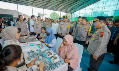 Kunjungi-Polda-Sumut,-Kapolri-Tinjau-Renovasi-Masjid-hingga-Bakti-Sosial