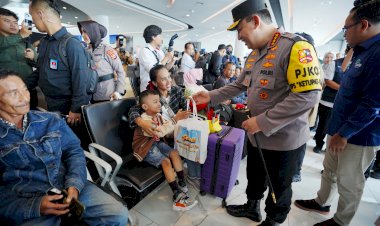 Tinjau-Pelabuhan-Merak,-Kapolri-Sebut-Terjadi-Penguraian-Kepadatan-Imbas-Kebijakan-Diskon-Tiket-dan-WFA