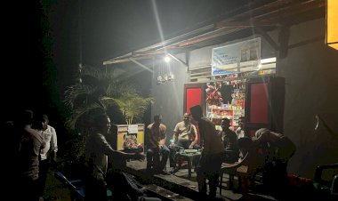 Polres-Alor-Gelar-Patroli-Malam-untuk-Jaga-Kamtibmas,-Fokuskan-Dialog-dan-Pencegahan-Gangguan