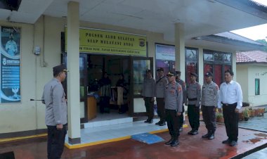 Kapolres-Alor-Kunjungi-Polsek-Alor-Selatan,-Tekankan-Pentingnya-Kedekatan-dengan-Masyarakat