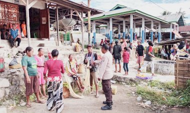 Polsubsektor-Pantar-Timur-Polsek-Pantar-Lakukan-Patroli-Dan-Himbauan-Di-Pasar-Tradisional-Bakalang