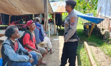 Polsek-Alor-Selatan-Gencarkan-Patroli-untuk-Cegah-Aksi-Premanisme-di-Pasar-Rakyat