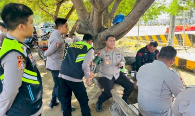 Polda-NTB-Kerahkan-Ratusan-Personel-Amankan-Aksi-Massa-di-Pelabuhan-Poto-Tano