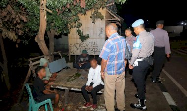 Polres-Alor-Gelar-Patroli-Malam-dalam-Operasi-Pekat-Turangga-2025-untuk-Berantas-Premanisme