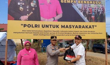 Kapolri-Kirim-Bantuan-5.000-Paket-Sembako-untuk-Korban-Gempa-Bumi-di-Bengkulu