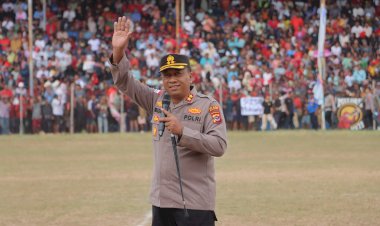 Kapolres-Alor-Berikan-Himbauan-Sebelum-Laga-Final,-Turnamen-Bupati-Cup-I-Tahun-2025,-Berjalan-Aman-Dan-Sukses