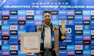 Bersama-Pengusaha-dari-Kamboja-dan-Pengusaha-dari-Korea-Selatan,-AKBP-Nur-Azhari,-S.H.-Raih-Leadership-Award