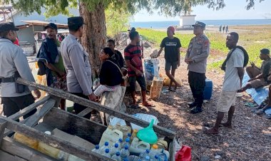 Polsek-Alor-Timur-Gelar-Patroli-dan-Pengamanan-di-Pasar-Rakyat-Maritaing