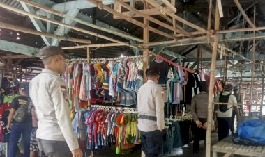 Polsek-Alor-Barat-Daya-Laksanakan-Patroli-dan-Pengamanan-di-Pasar-Rakyat-Moru