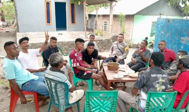 Bhabinkamtibmas-Desa-Teluk-Kenari-Jalin-Kemitraan-dengan-Warga-Lewat-Patroli-Dialogis