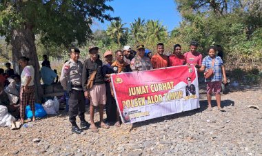 Dekatkan-Diri-dengan-Masyarakat,-Polsek-Alor-Timur-Laksanakan-Jumat-Curhat-di-Desa-Maritaing