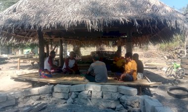 Polsek-Alor-Timur-Gelar-Patroli-Dialogis-dan-Sambang-Kamtibmas-di-Desa-Maritaing