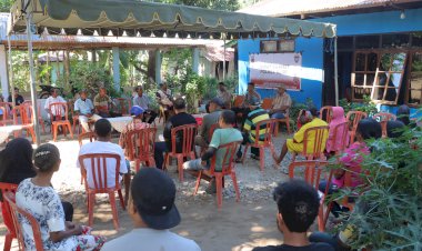 Polres-Alor-Dengarkan-Aspirasi-Warga-Kalabahi-Tengah-Lewat-Program-Jumat-Curhat