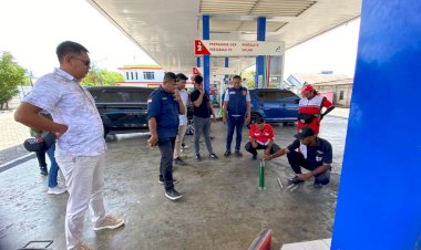 Cegah-Kecurangan,-Polda-NTT-Awasi-Takaran-dan-Kualitas-BBM-Bersubsidi-di-16-SPBU-Kota-Kupang